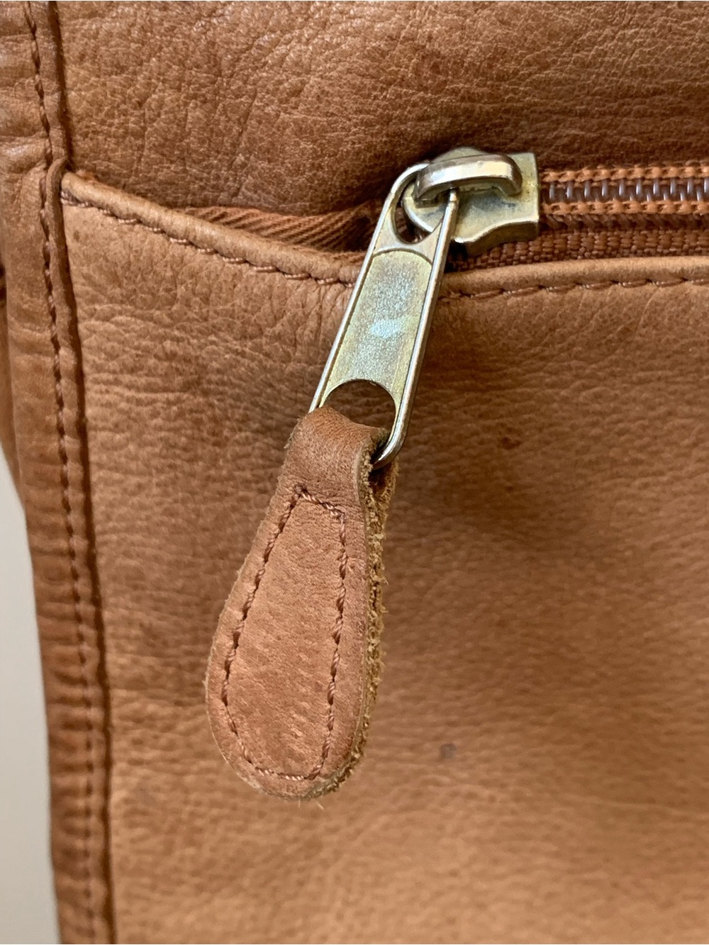 BOULDER RIDGE Glove Tanned Cowhide Leather Gold Hardware Large Messenger Bag - Picture 6 of 12